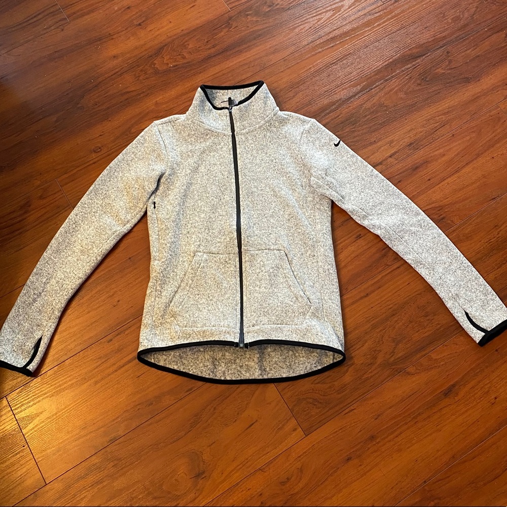 Women’s Nike zip up sweater sz S